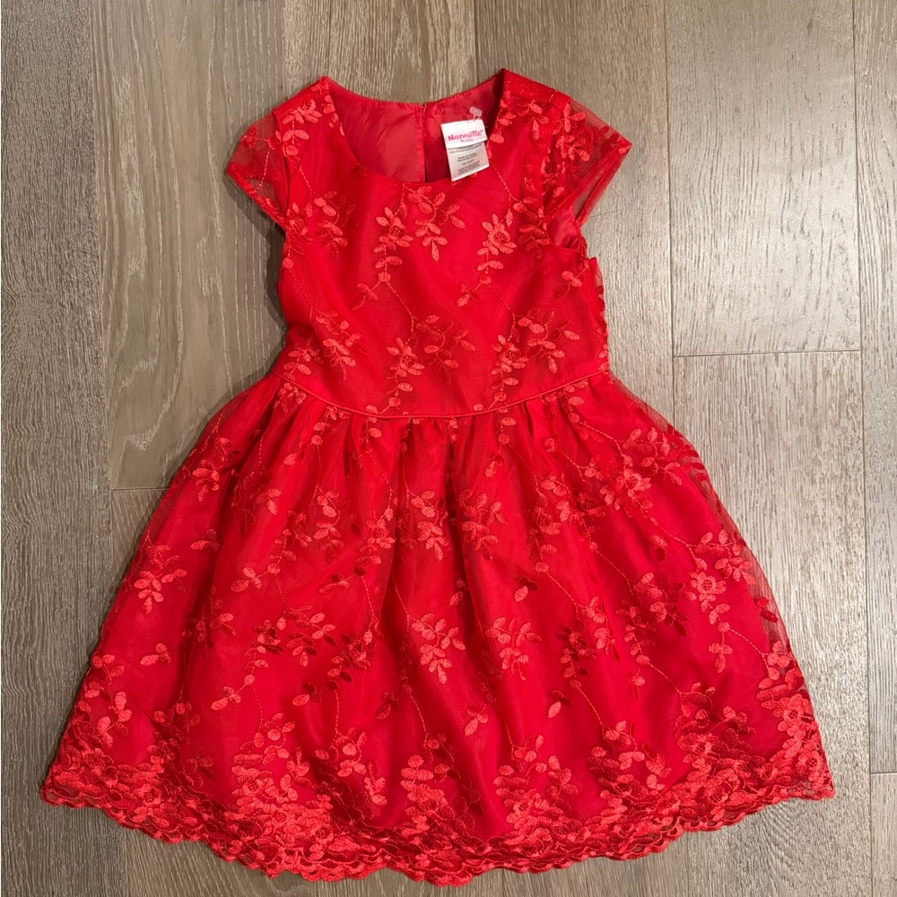 Nannette Kids red floral dress. Size: 6. Gently Used.